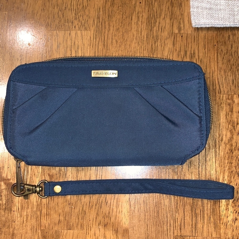 Travelon Wallet